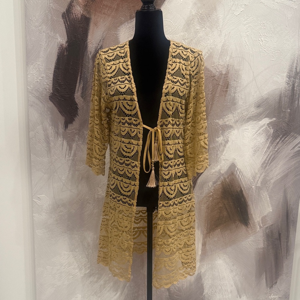 Lace coverup gold